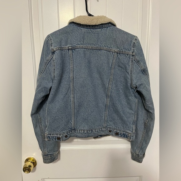 Levi’s Women’s Original Sherpa Jacket size Medium - Picture 3 of 7